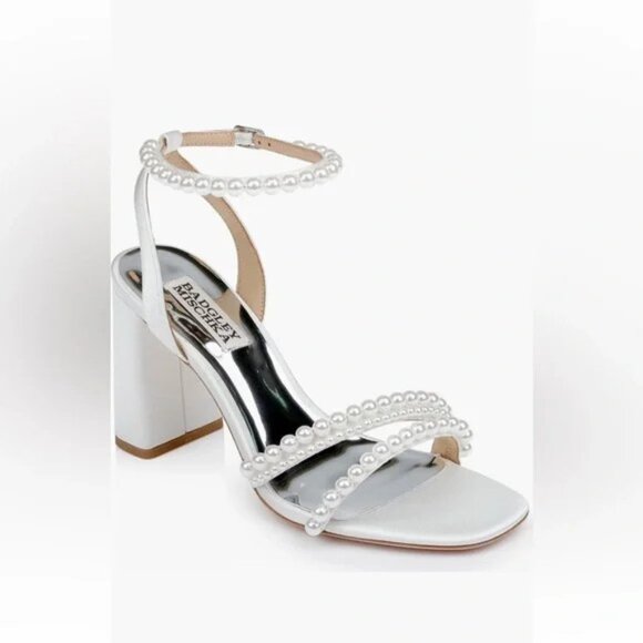 Anthropologie x Badgley Mischka Feisty Pearl Block Heels 7 | Wedding Shoes - Picture 3 of 13